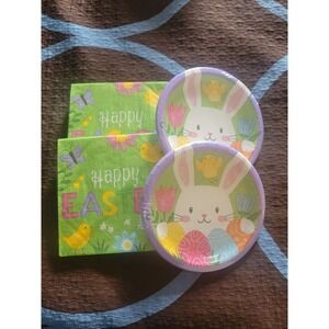 Easter Bunny Plates with‎ Green Napins for 16 People